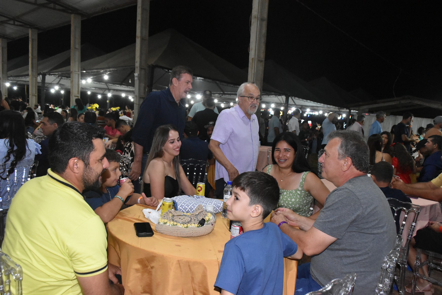 Iguatemi: Confraternização dos servidores municipais reúne mais de duas mil pessoas