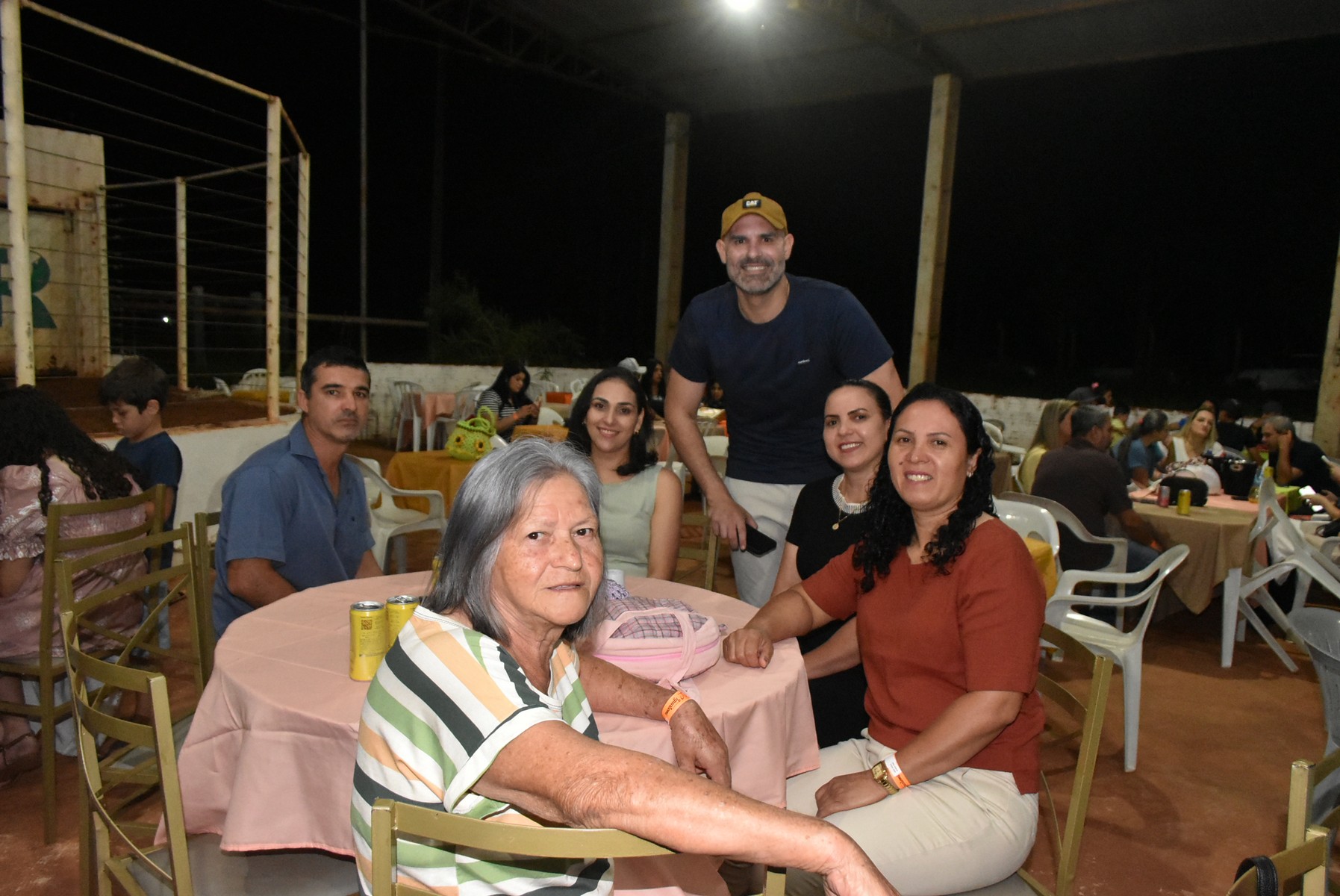 Iguatemi: Confraternização dos servidores municipais reúne mais de duas mil pessoas