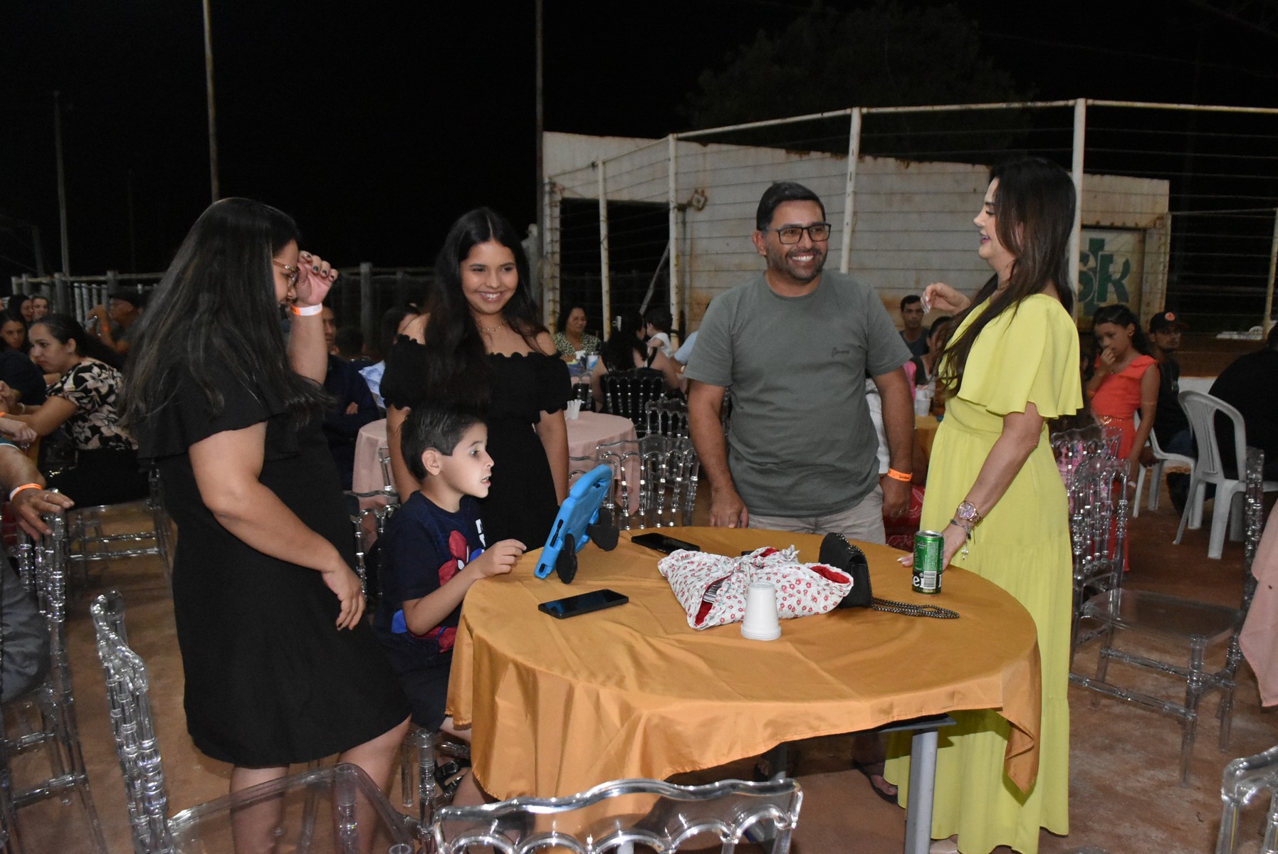 Iguatemi: Confraternização dos servidores municipais reúne mais de duas mil pessoas