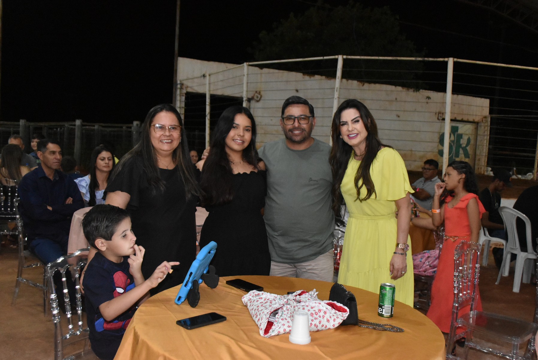 Iguatemi: Confraternização dos servidores municipais reúne mais de duas mil pessoas