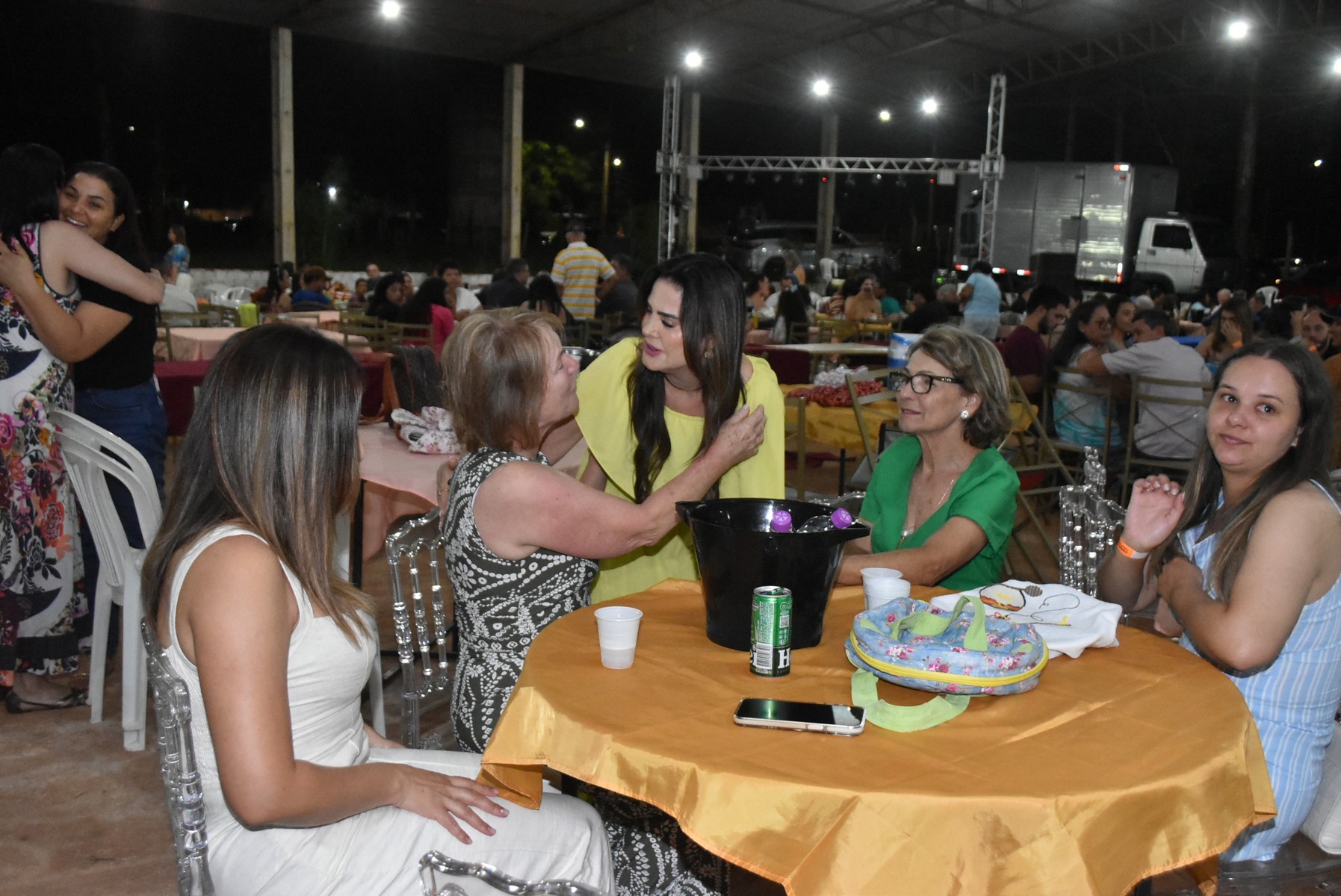 Iguatemi: Confraternização dos servidores municipais reúne mais de duas mil pessoas