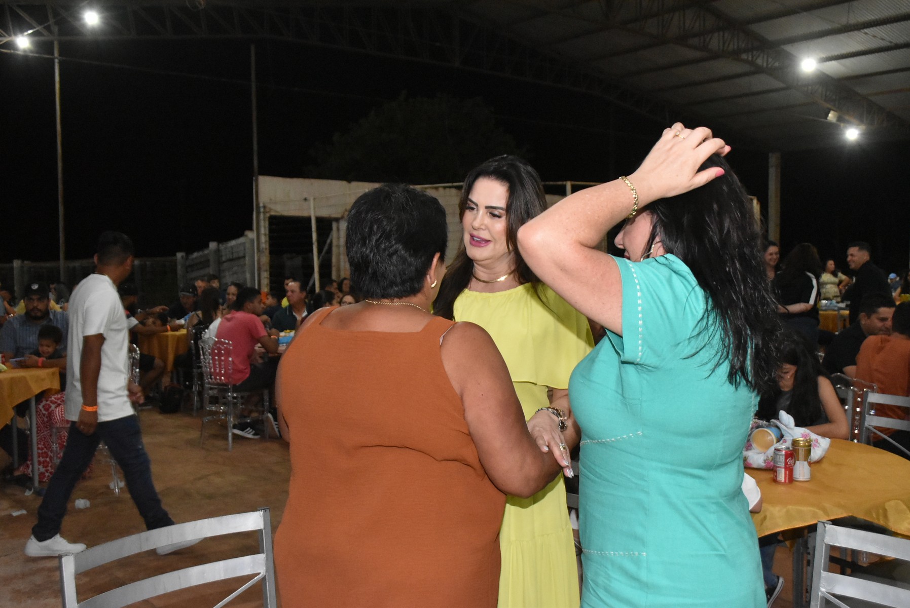 Iguatemi: Confraternização dos servidores municipais reúne mais de duas mil pessoas