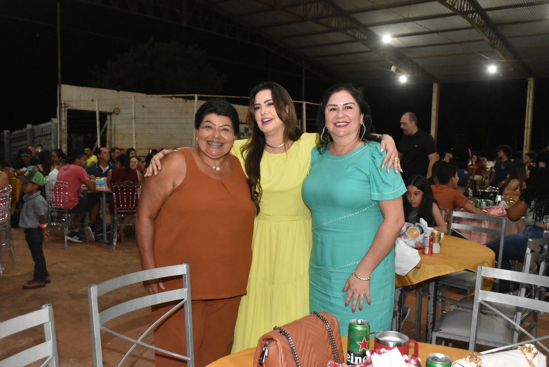 Iguatemi: Confraternização dos servidores municipais reúne mais de duas mil pessoas