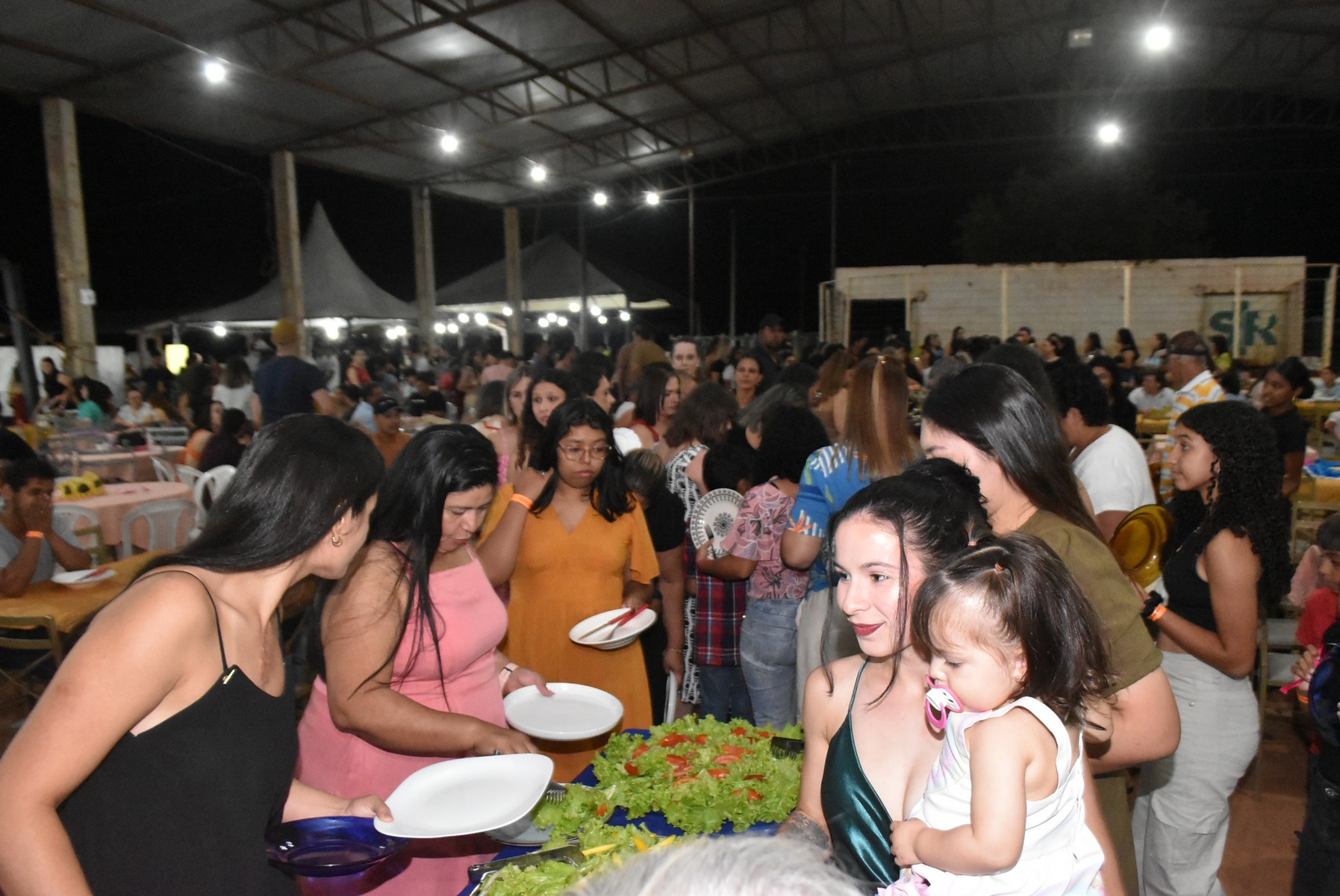 Iguatemi: Confraternização dos servidores municipais reúne mais de duas mil pessoas