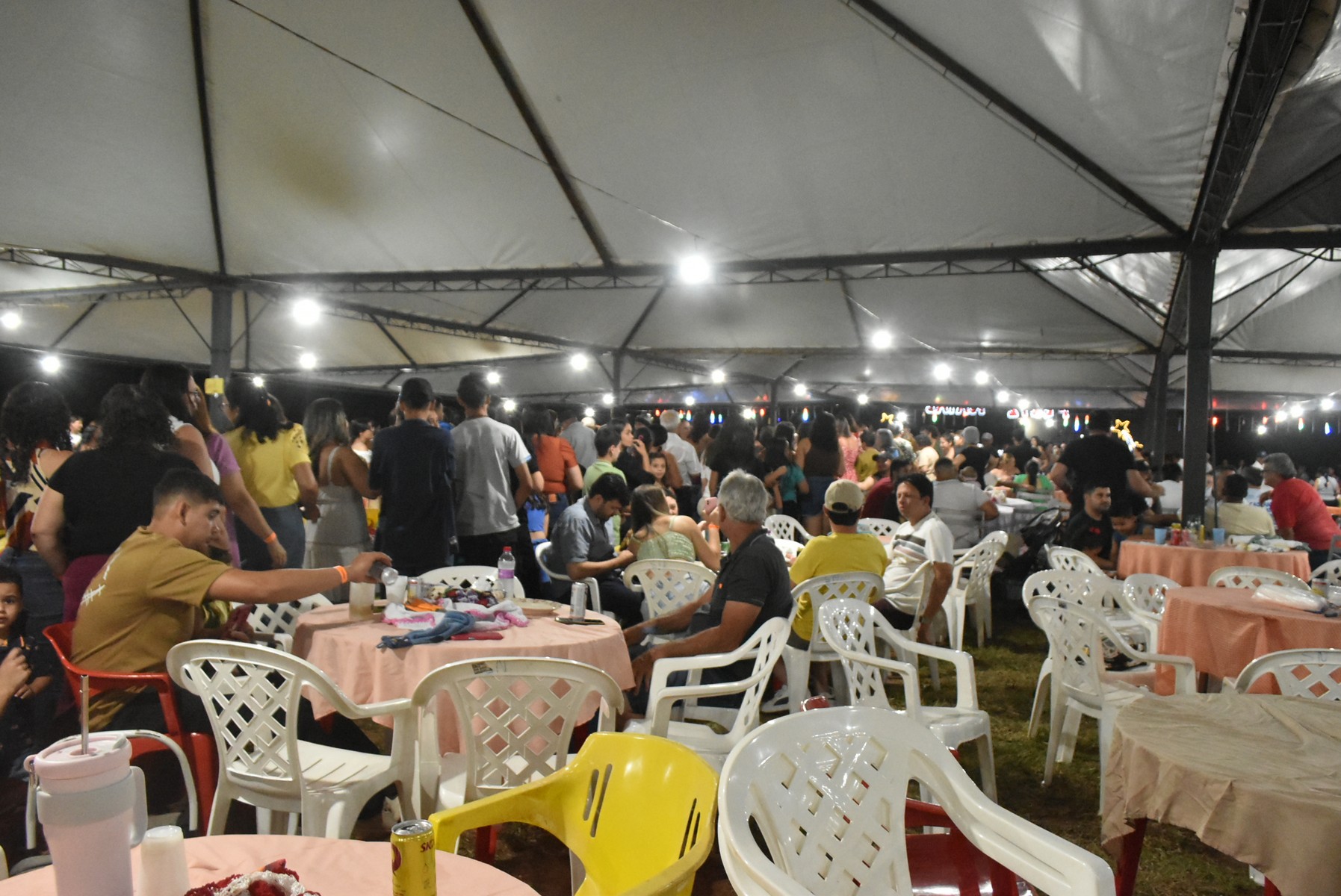 Iguatemi: Confraternização dos servidores municipais reúne mais de duas mil pessoas