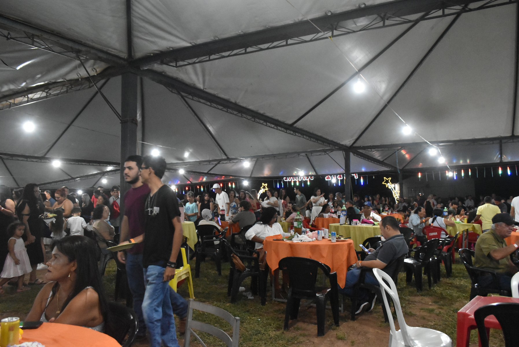 Iguatemi: Confraternização dos servidores municipais reúne mais de duas mil pessoas