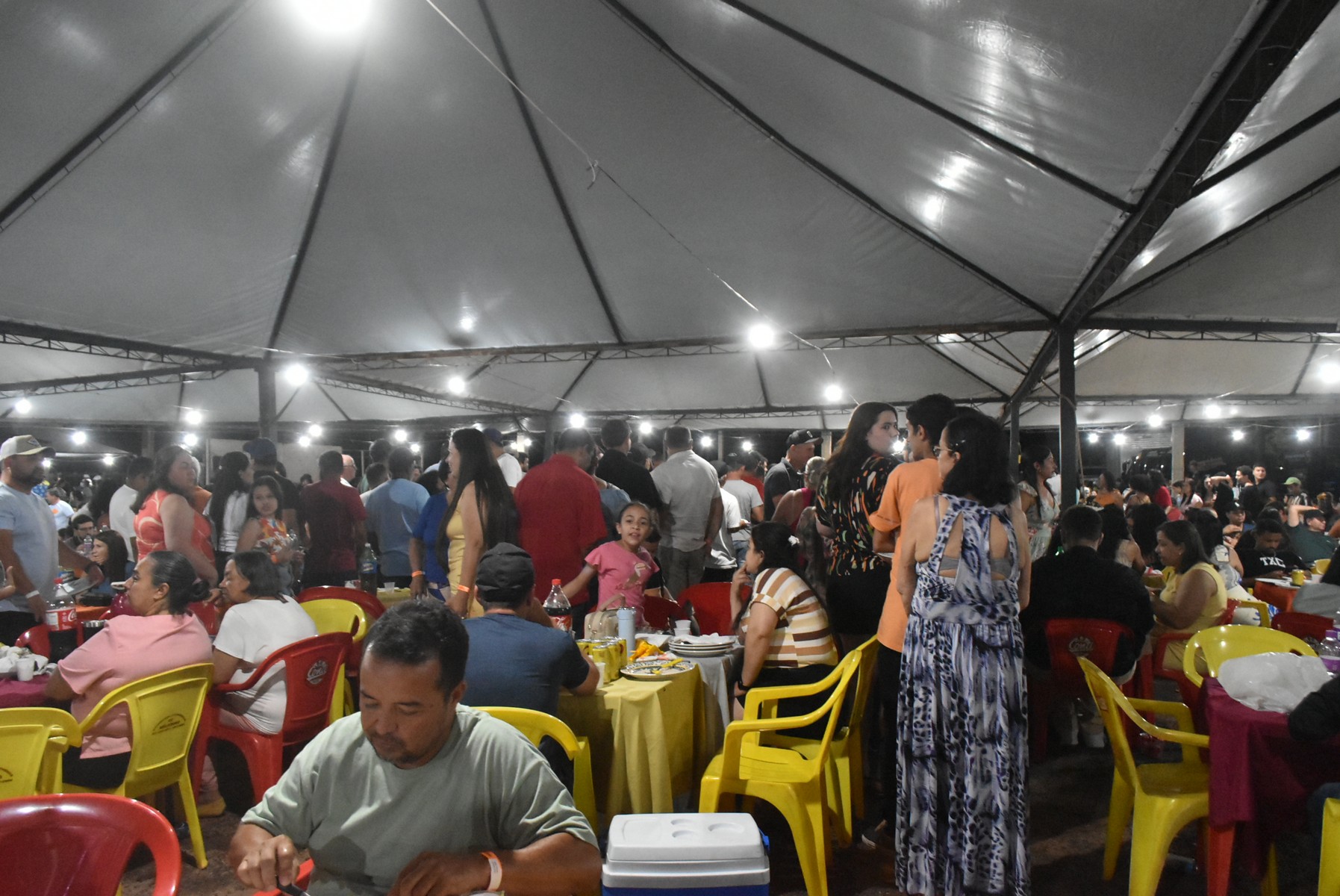 Iguatemi: Confraternização dos servidores municipais reúne mais de duas mil pessoas