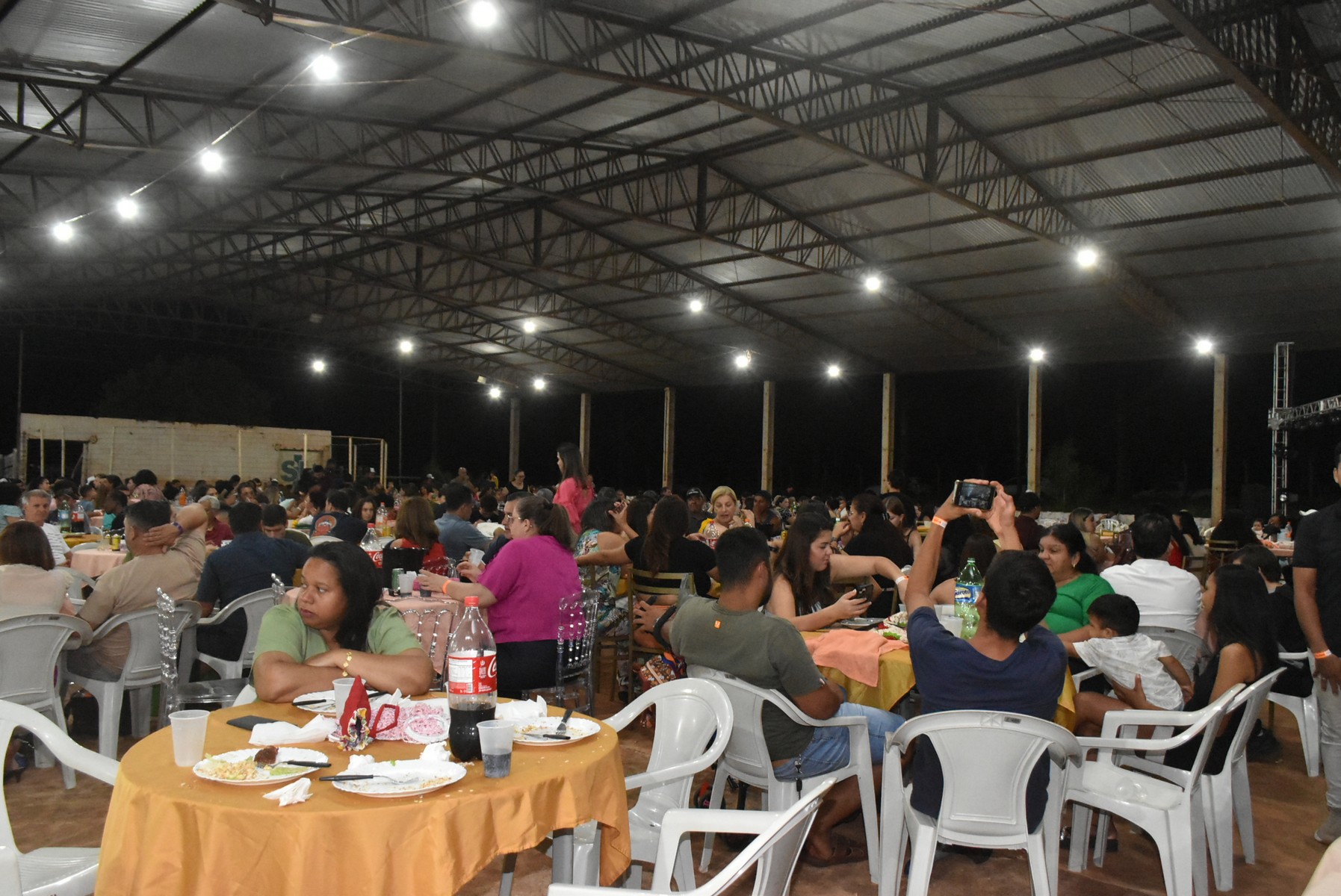 Iguatemi: Confraternização dos servidores municipais reúne mais de duas mil pessoas