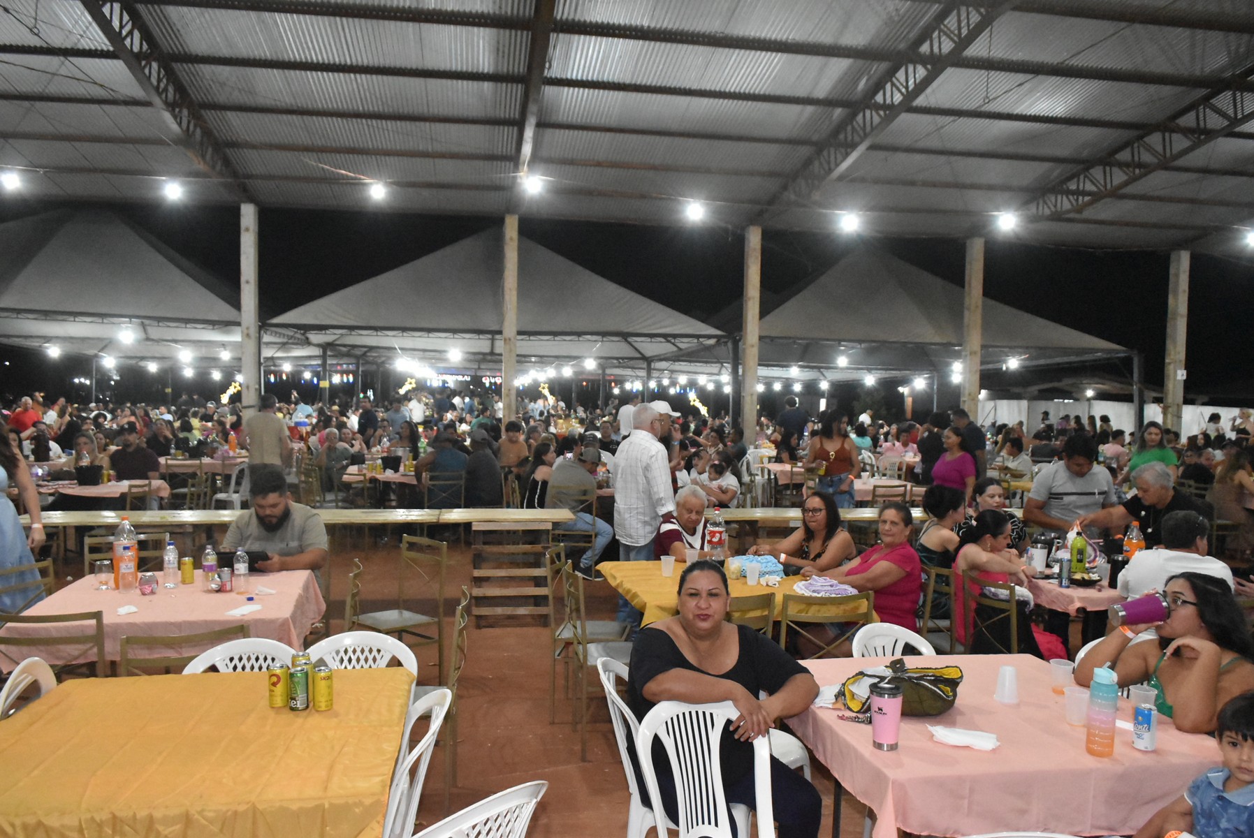 Iguatemi: Confraternização dos servidores municipais reúne mais de duas mil pessoas