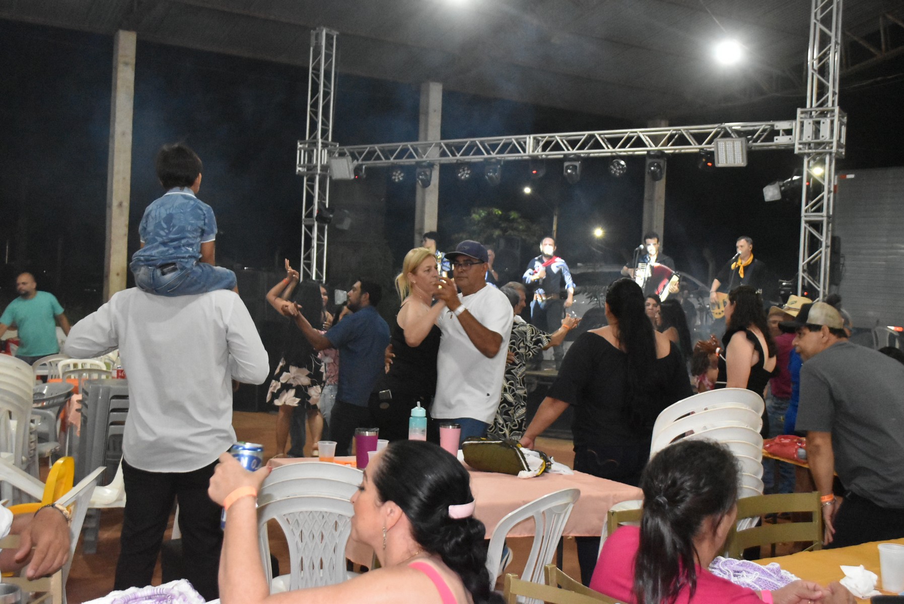 Iguatemi: Confraternização dos servidores municipais reúne mais de duas mil pessoas