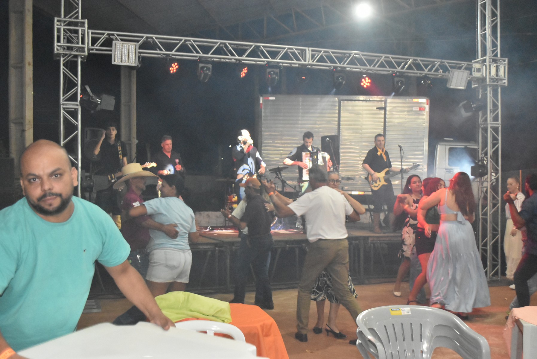 Iguatemi: Confraternização dos servidores municipais reúne mais de duas mil pessoas