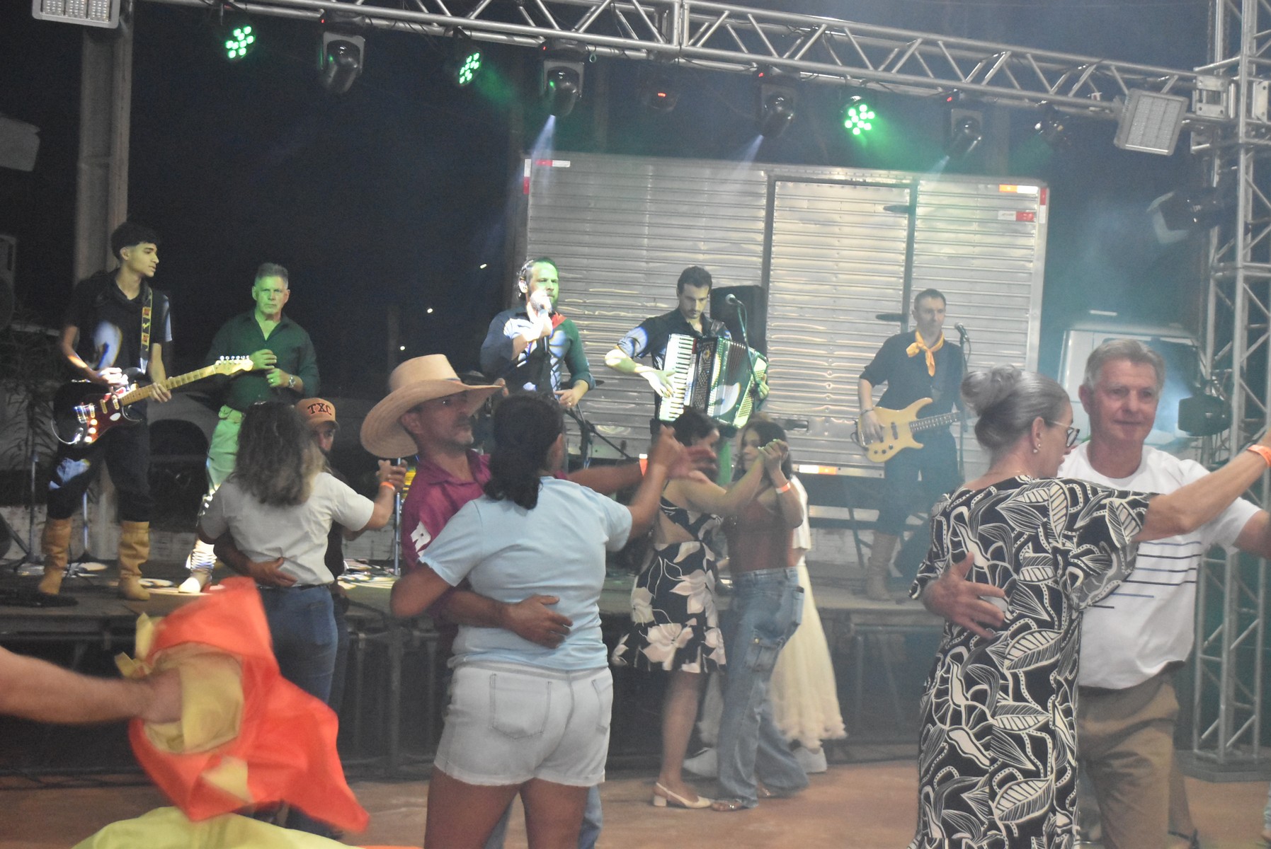 Iguatemi: Confraternização dos servidores municipais reúne mais de duas mil pessoas