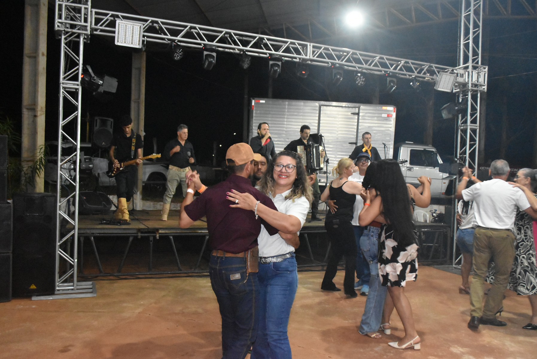 Iguatemi: Confraternização dos servidores municipais reúne mais de duas mil pessoas