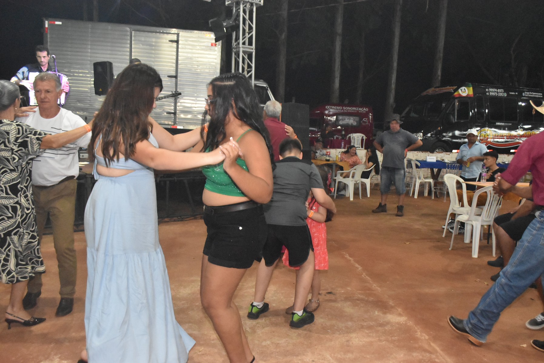 Iguatemi: Confraternização dos servidores municipais reúne mais de duas mil pessoas