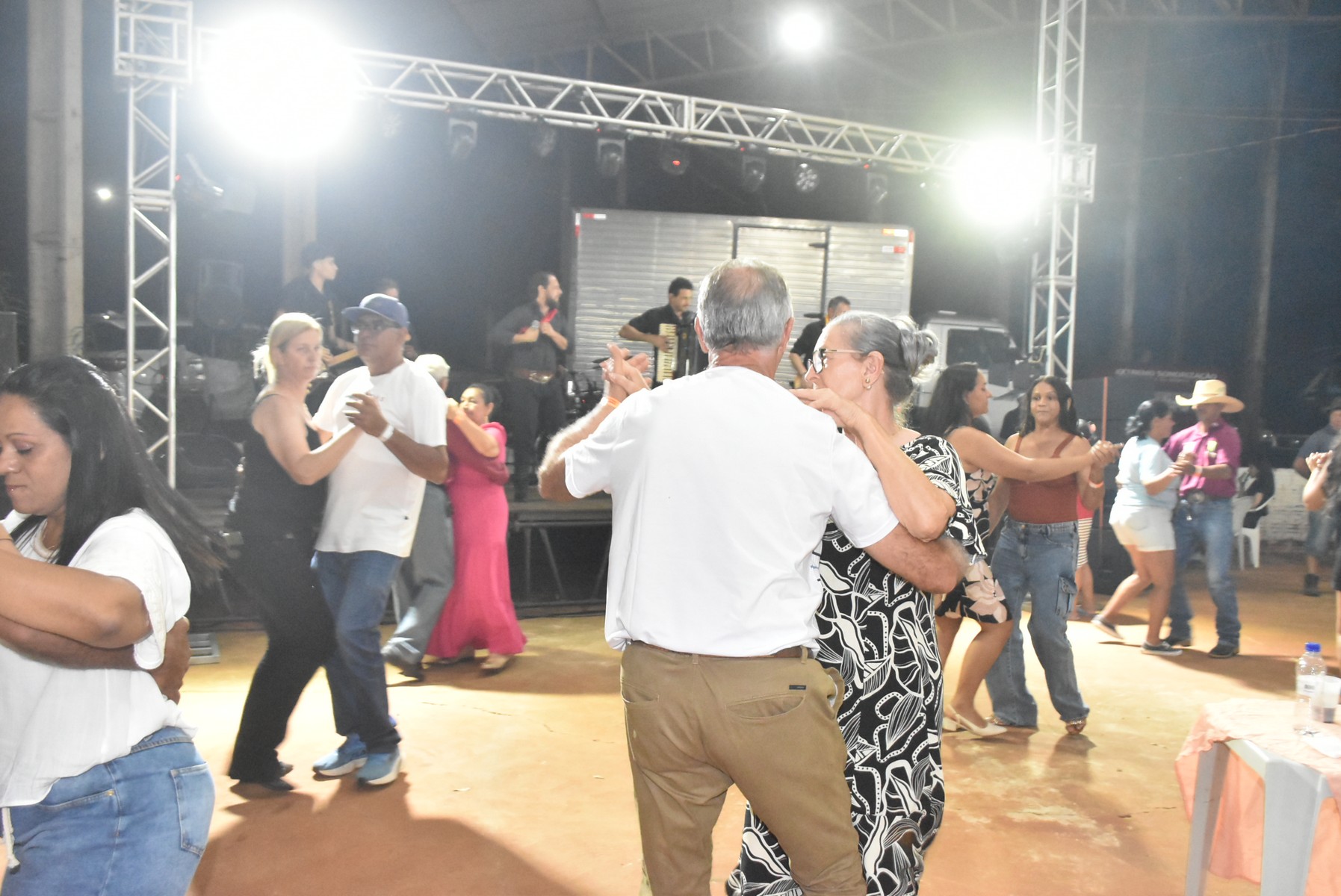 Iguatemi: Confraternização dos servidores municipais reúne mais de duas mil pessoas