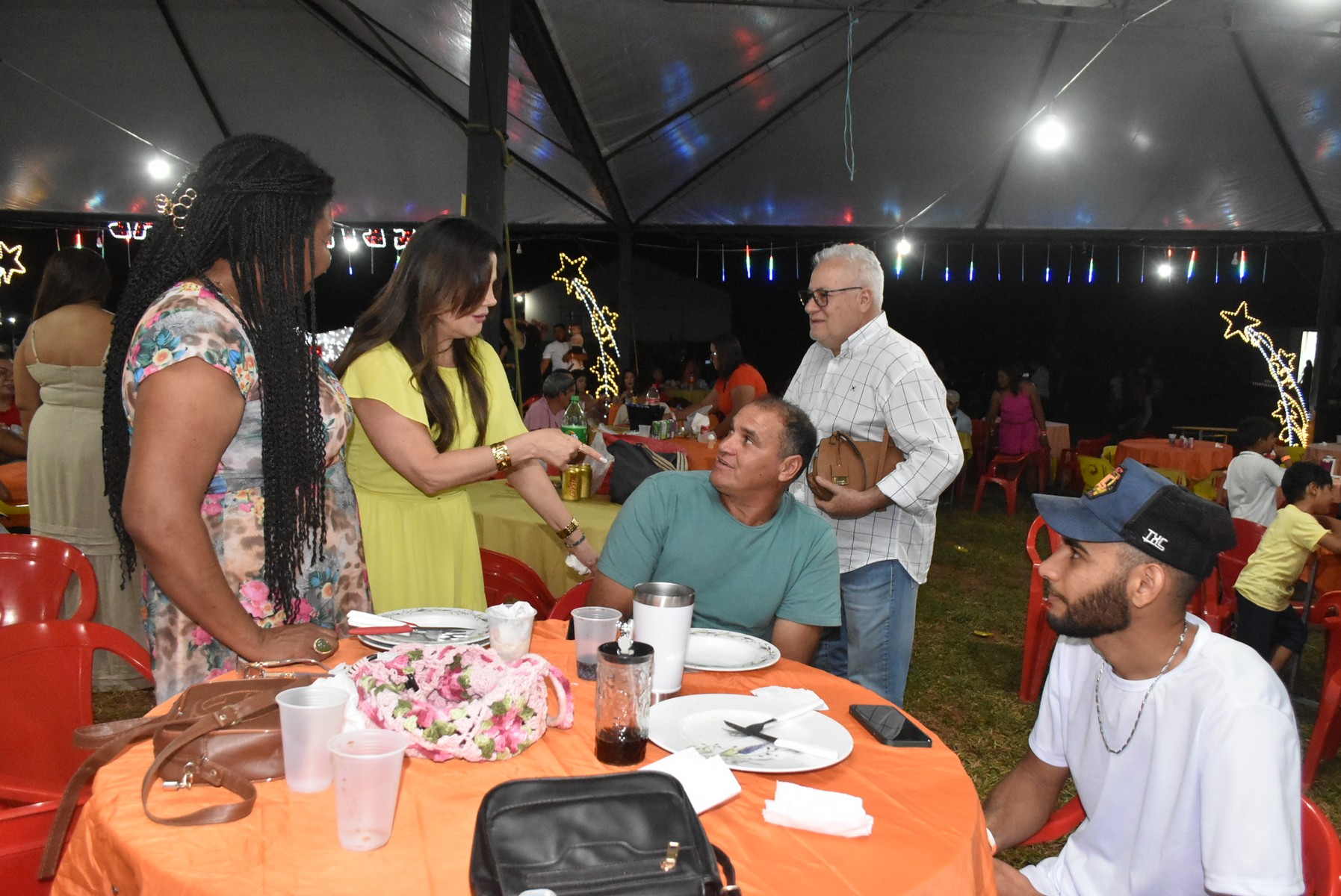 Iguatemi: Confraternização dos servidores municipais reúne mais de duas mil pessoas