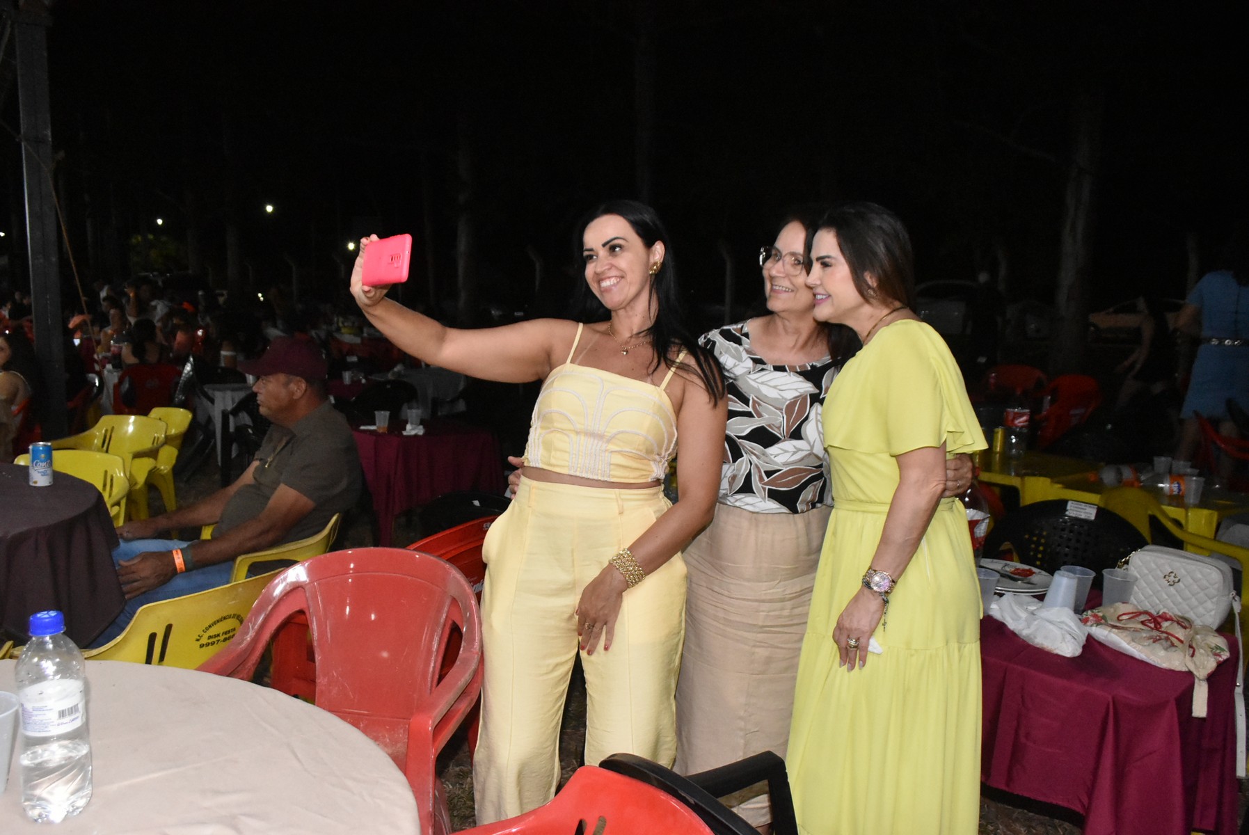 Iguatemi: Confraternização dos servidores municipais reúne mais de duas mil pessoas