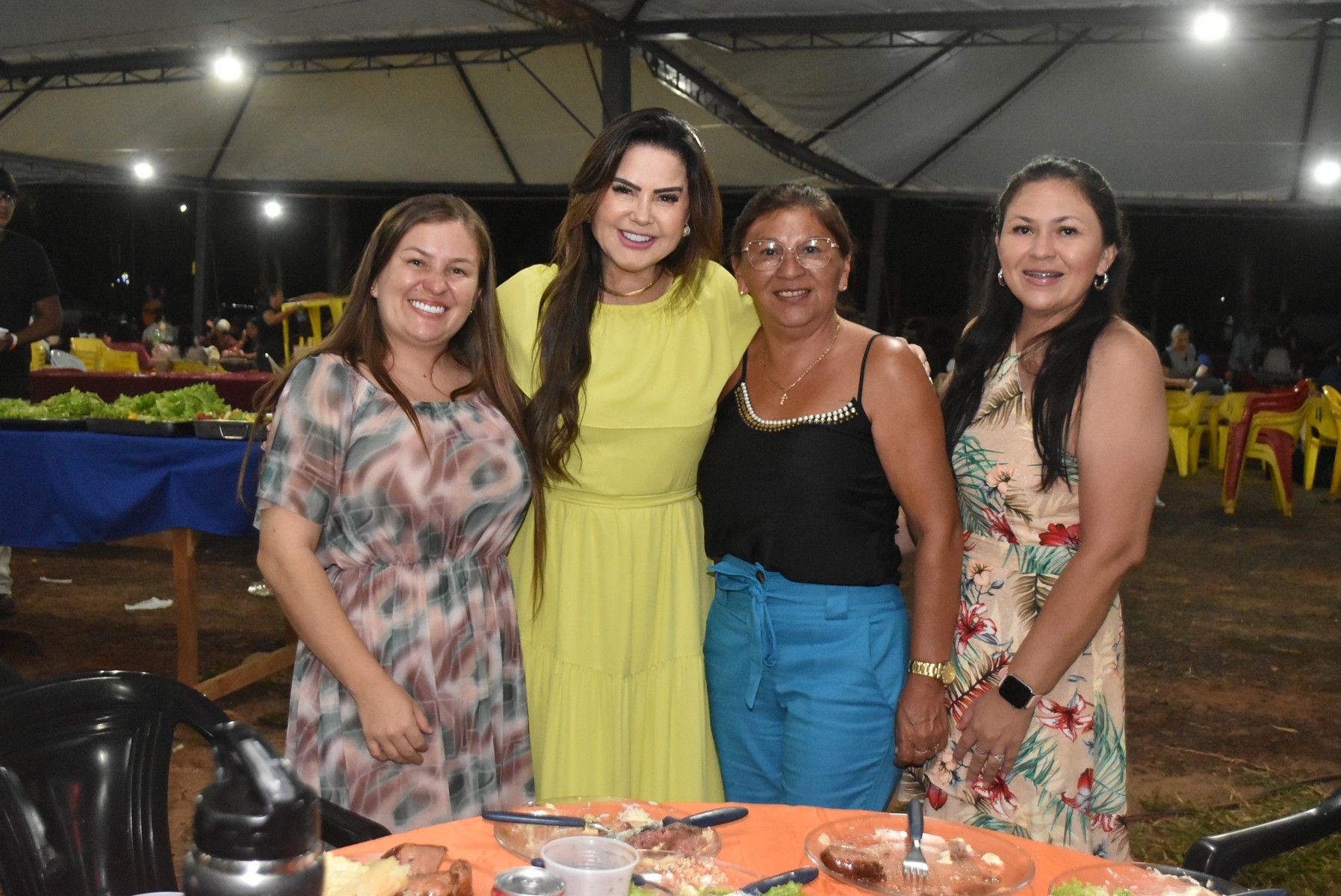 Iguatemi: Confraternização dos servidores municipais reúne mais de duas mil pessoas