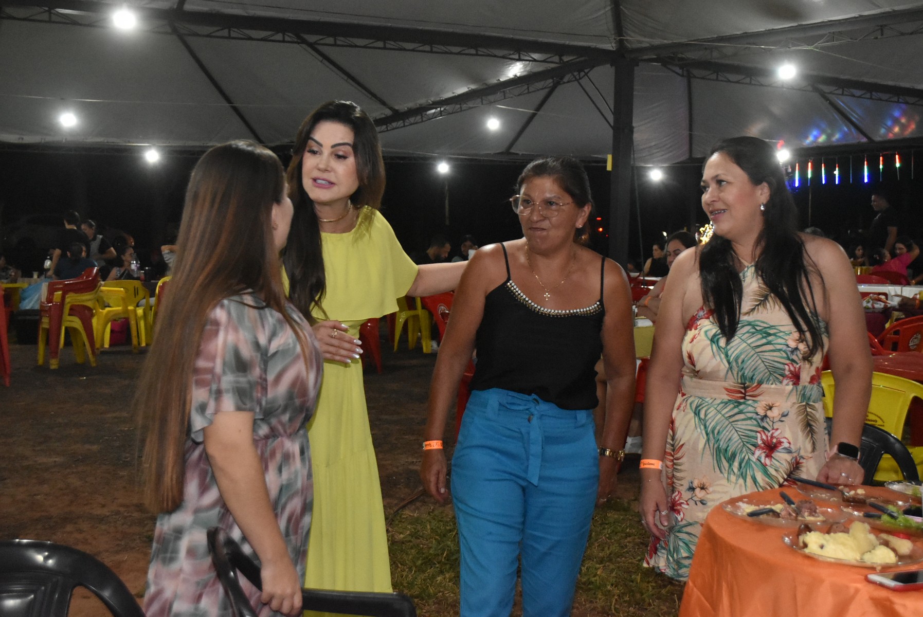 Iguatemi: Confraternização dos servidores municipais reúne mais de duas mil pessoas