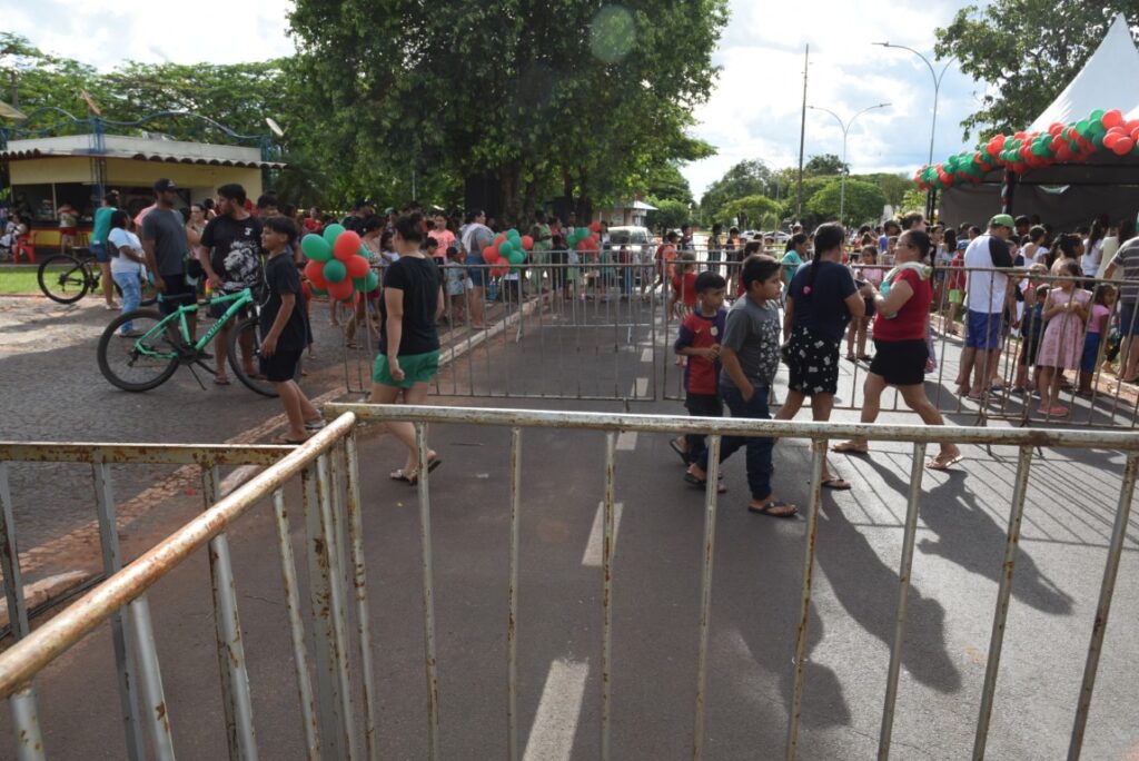 4 mil brinquedos distribuídos levam alegria às crianças iguatemienses na 5ª edição do Natal Feliz