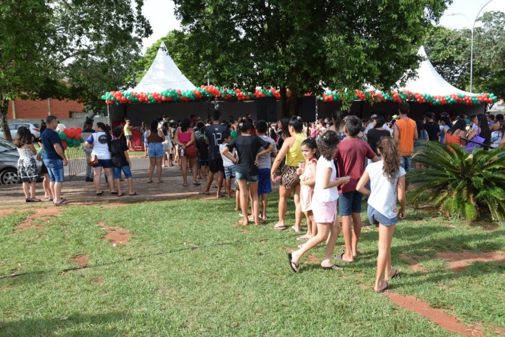 4 mil brinquedos distribuídos levam alegria às crianças iguatemienses na 5ª edição do Natal Feliz