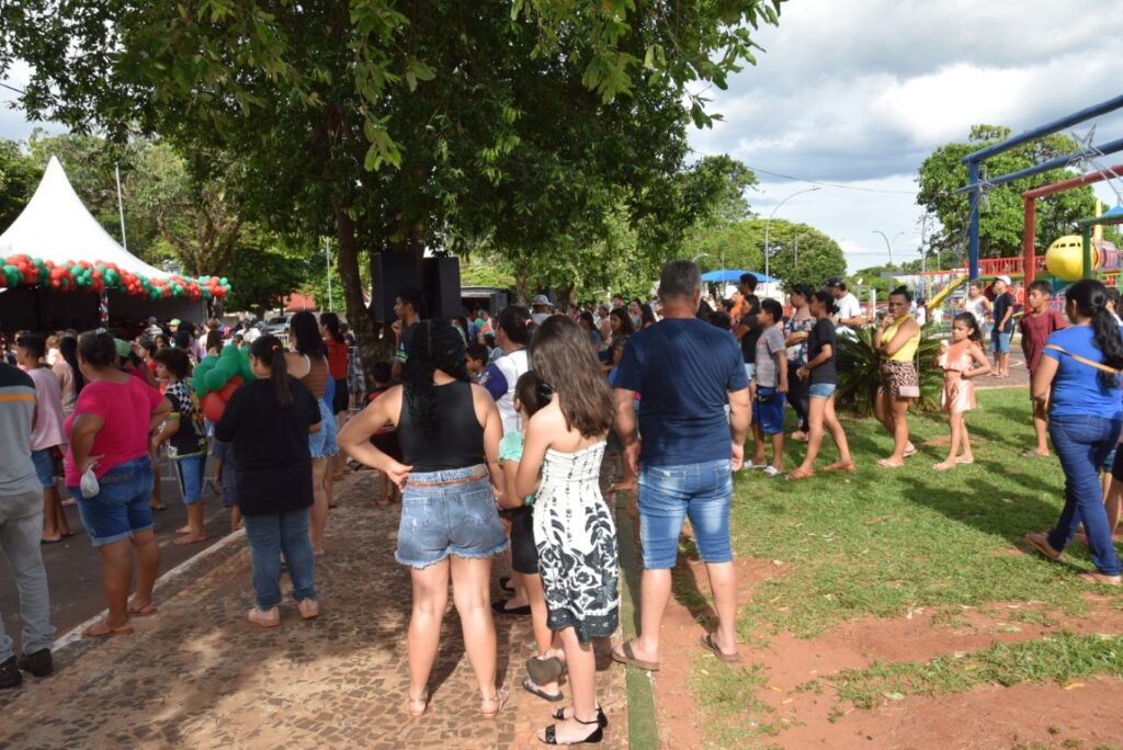 4 mil brinquedos distribuídos levam alegria às crianças iguatemienses na 5ª edição do Natal Feliz