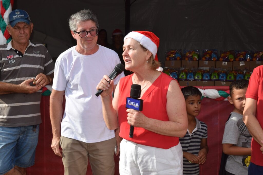 4 mil brinquedos distribuídos levam alegria às crianças iguatemienses na 5ª edição do Natal Feliz