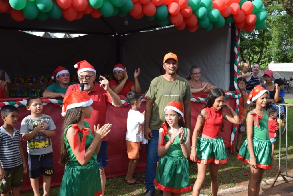 4 mil brinquedos distribuídos levam alegria às crianças iguatemienses na 5ª edição do Natal Feliz