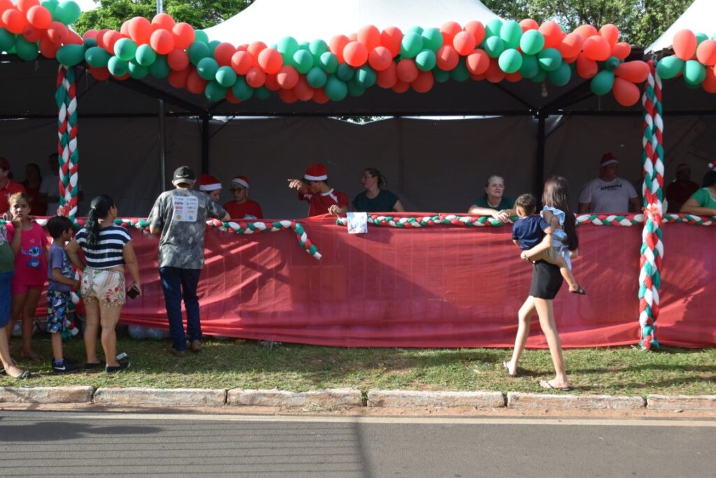 4 mil brinquedos distribuídos levam alegria às crianças iguatemienses na 5ª edição do Natal Feliz