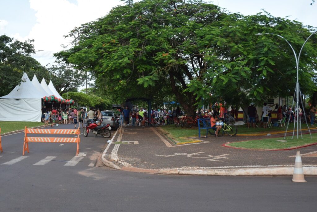 4 mil brinquedos distribuídos levam alegria às crianças iguatemienses na 5ª edição do Natal Feliz