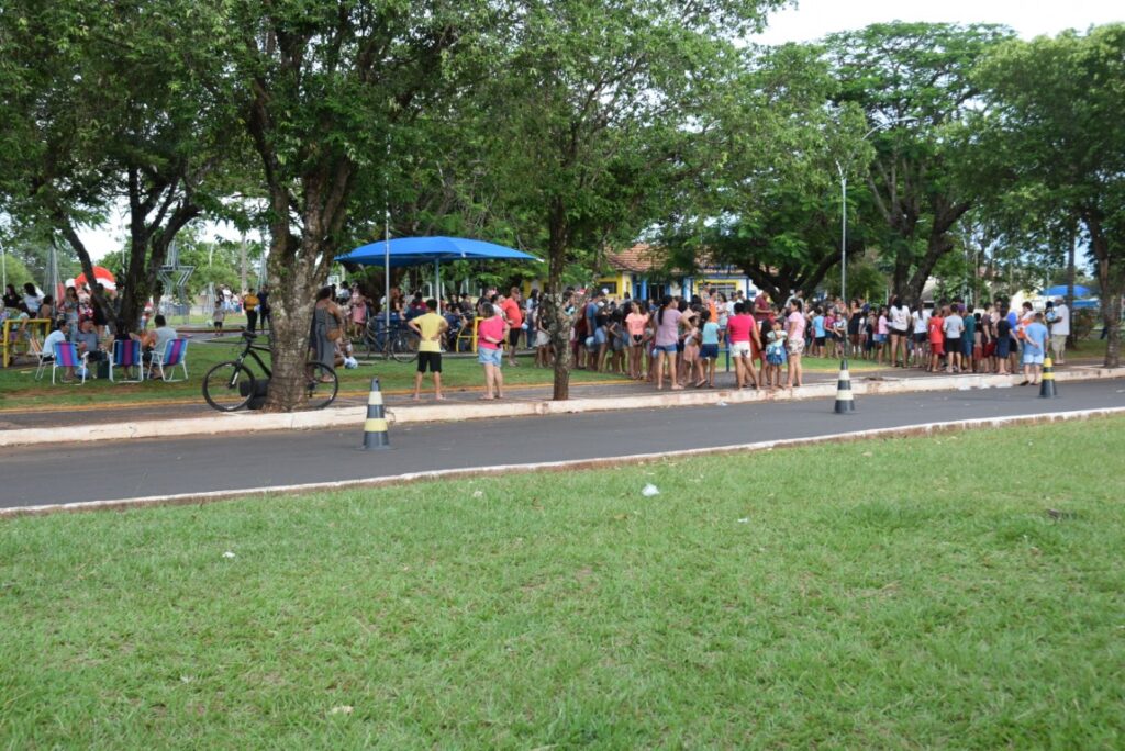 4 mil brinquedos distribuídos levam alegria às crianças iguatemienses na 5ª edição do Natal Feliz