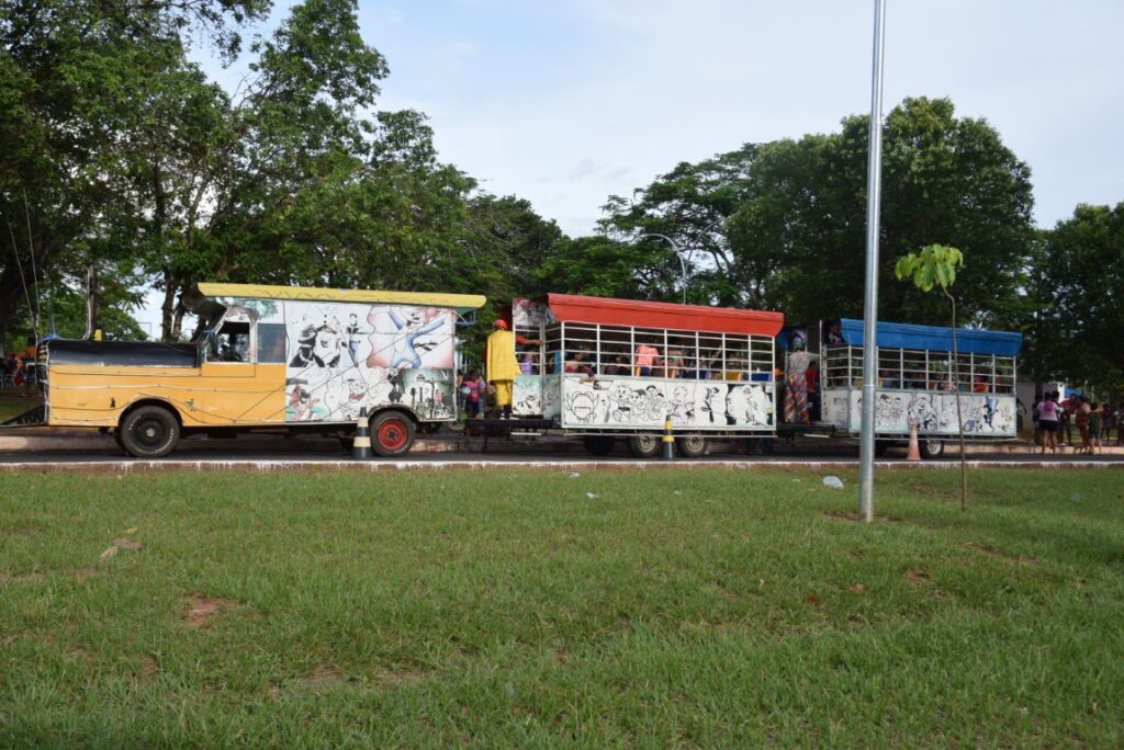 4 mil brinquedos distribuídos levam alegria às crianças iguatemienses na 5ª edição do Natal Feliz