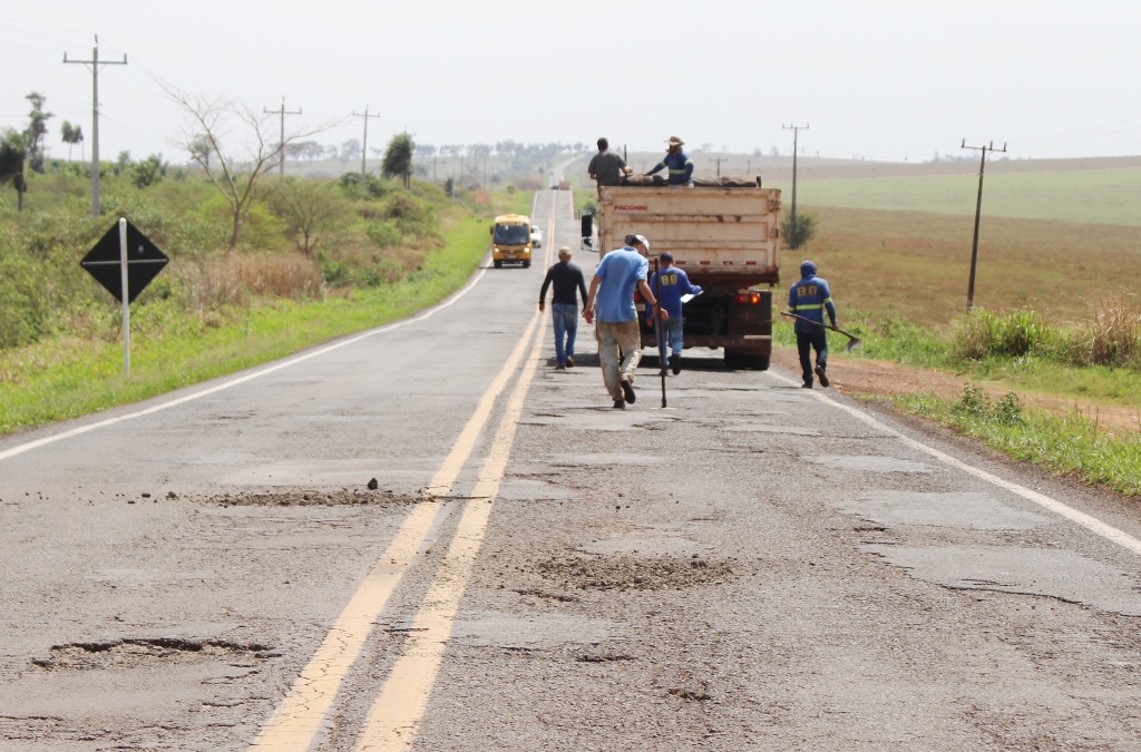 Estado inicia a pavimentação a MS-289 entre Amambai e Jutí e anuncia restauração de rodovias no Cone Sul