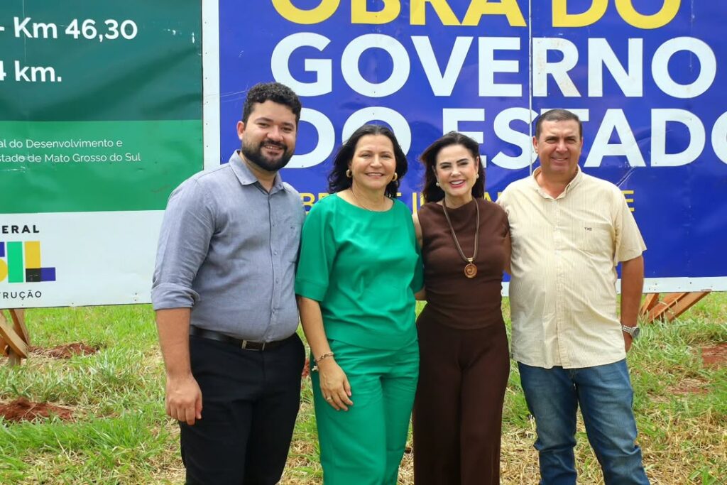 Mara Caseiro e Eduardo Riedel assinam autorização para pavimentação da MS-289, entre Amambai e Juti