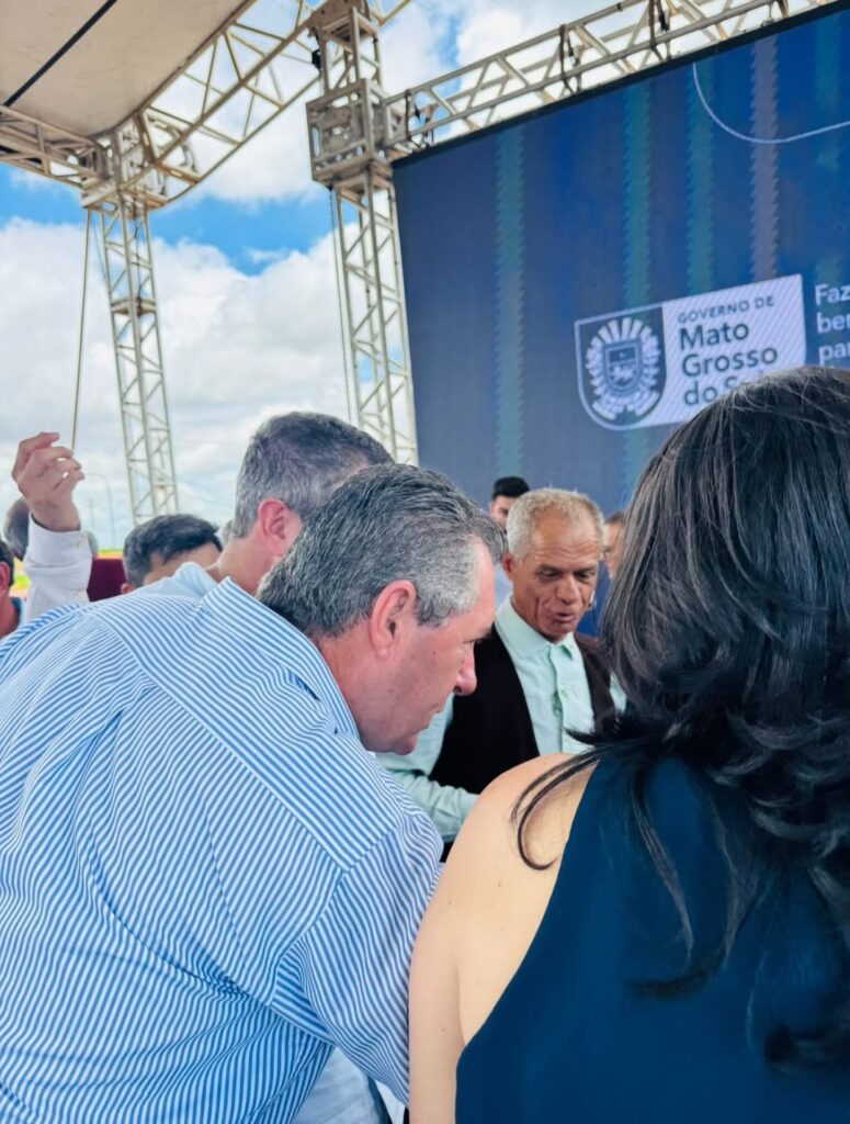 Prefeito e secretárias de Paranhos acompanham inauguração do Hospital Regional de Dourados
