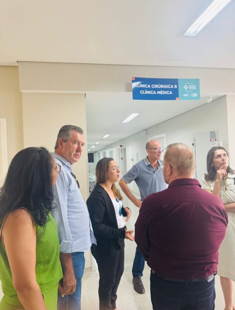 Prefeito e secretárias de Paranhos acompanham inauguração do Hospital Regional de Dourados