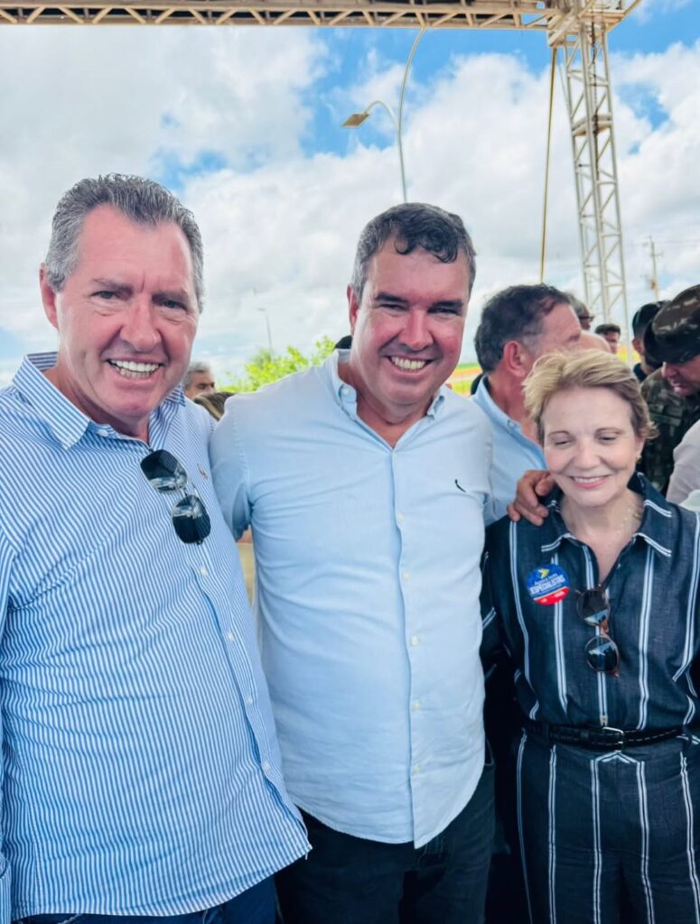 Prefeito e secretárias de Paranhos acompanham inauguração do Hospital Regional de Dourados