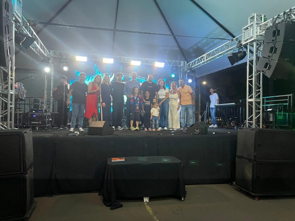 11º Festibai transforma sábado em noite de talento, música e espírito natalino em Amambai