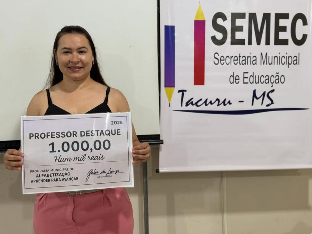 Tacuru realiza 1ª edição do Prêmio Professor Destaque 2025