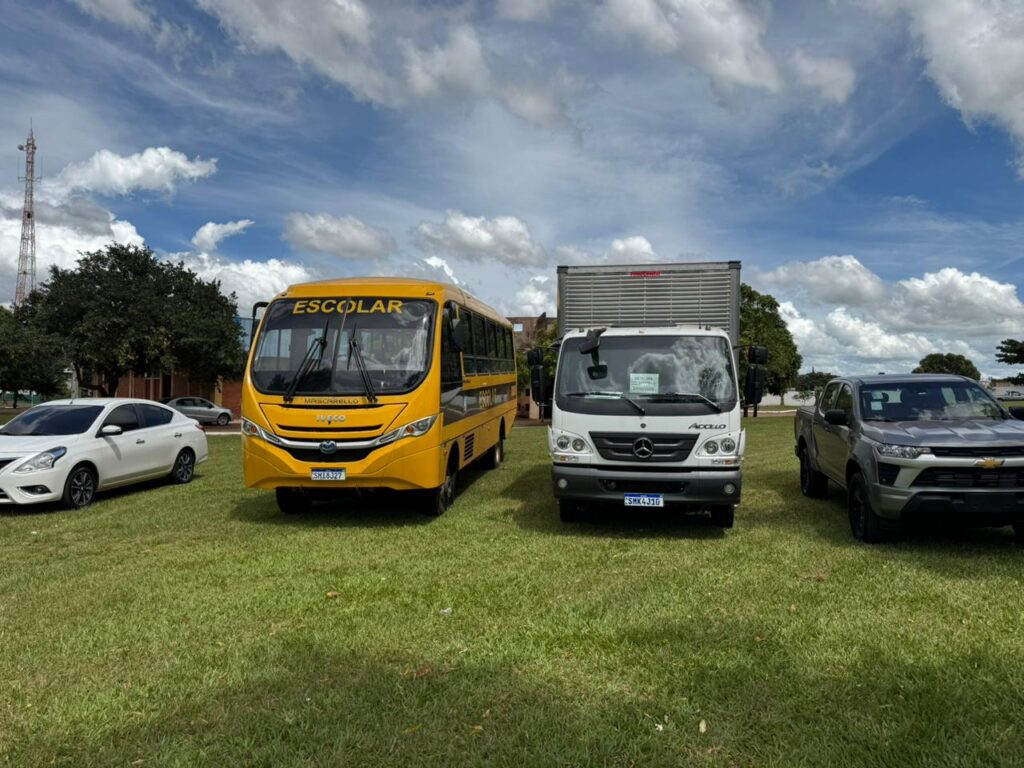 Iguatemi: Prefeito Lídio Ledesma e vereadores realizam a entrega de veículos para a Secretaria de Educação e o Conselho Tutelar