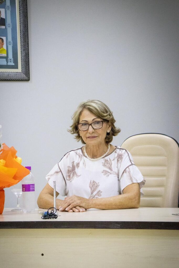 Vereadora Miriam Krenczynski lança livro de poesias em Iguatemi