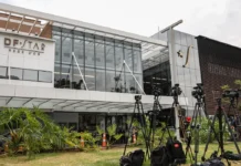 Bolsonaro apresenta crise de soluços e pressão alta após procedimento