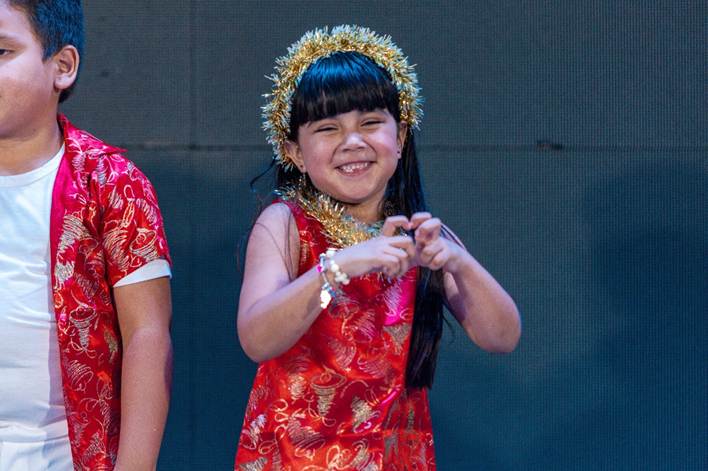 Mais de 3 mil pessoas prestigiam o acender das luzes natalinas em Caarapó