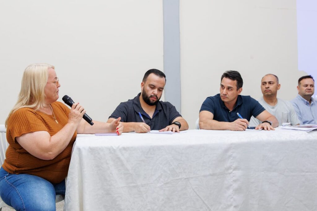 Sonho do Plano de Cargos e Carreira do Administrativo da Educação Municipal Perto de se Tornar Realidade em Naviraí Sonho do Plano de Cargos e Carreira do Administrativo da Educação Municipal Perto de se Tornar Realidade em Naviraí