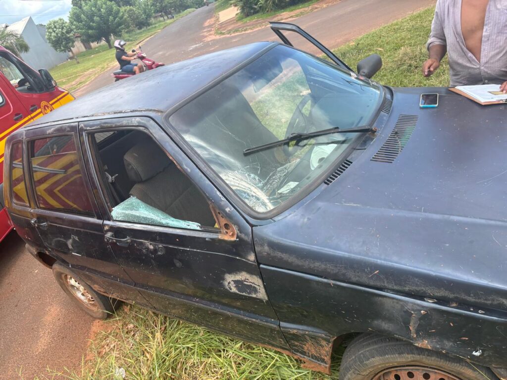 Corpo de Bombeiros atendeu dois acidentes de trânsito com vítimas nesse sábado em Amambai Corpo de Bombeiros atendeu dois acidentes de trânsito com vítimas nesse sábado em Amambai