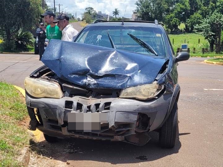 Corpo de Bombeiros atendeu dois acidentes de trânsito com vítimas nesse sábado em Amambai Corpo de Bombeiros atendeu dois acidentes de trânsito com vítimas nesse sábado em Amambai