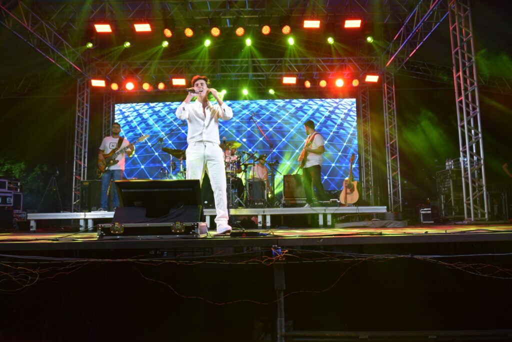 Iguatemi se despede de 2025 com belíssima festa, shows e queima de fogos na Praça João Francisco Lopes