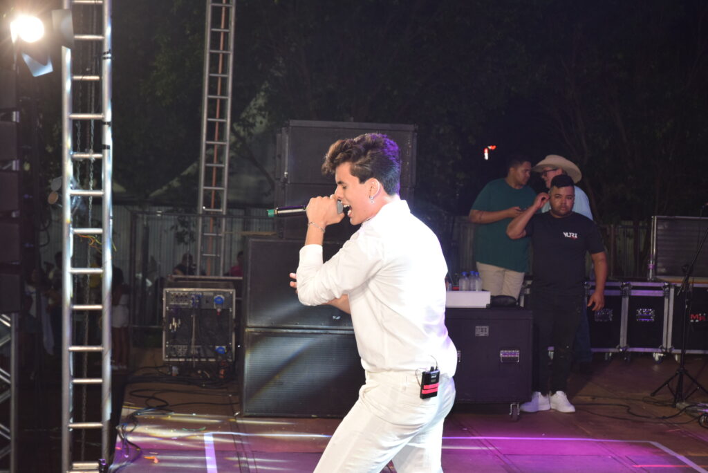 Iguatemi se despede de 2025 com belíssima festa, shows e queima de fogos na Praça João Francisco Lopes