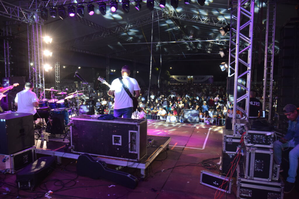 Iguatemi se despede de 2025 com belíssima festa, shows e queima de fogos na Praça João Francisco Lopes