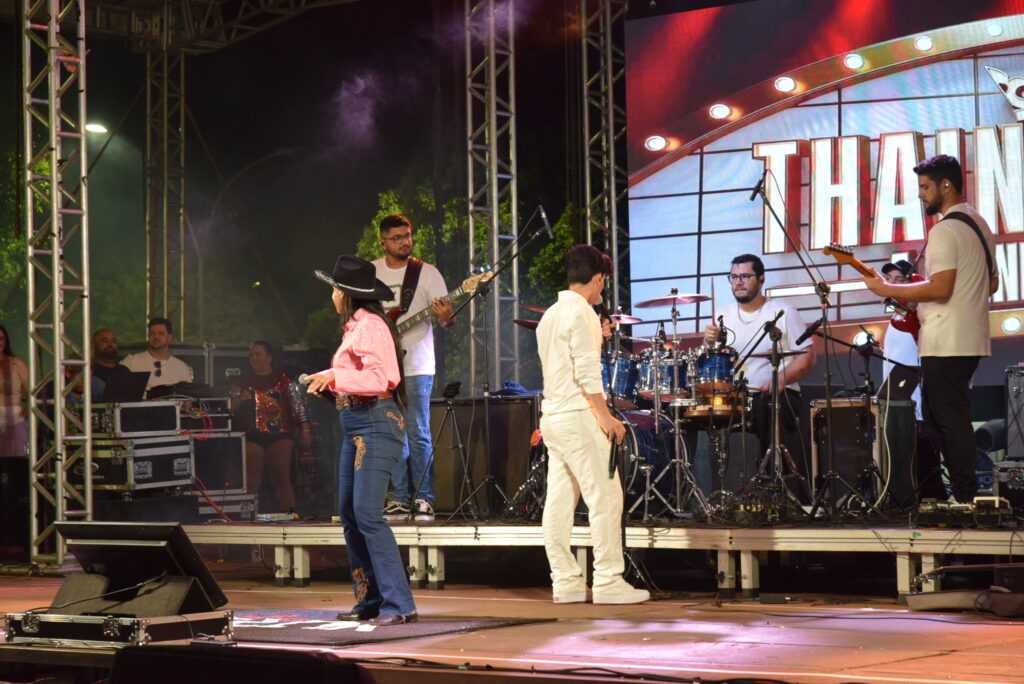 Iguatemi se despede de 2025 com belíssima festa, shows e queima de fogos na Praça João Francisco Lopes